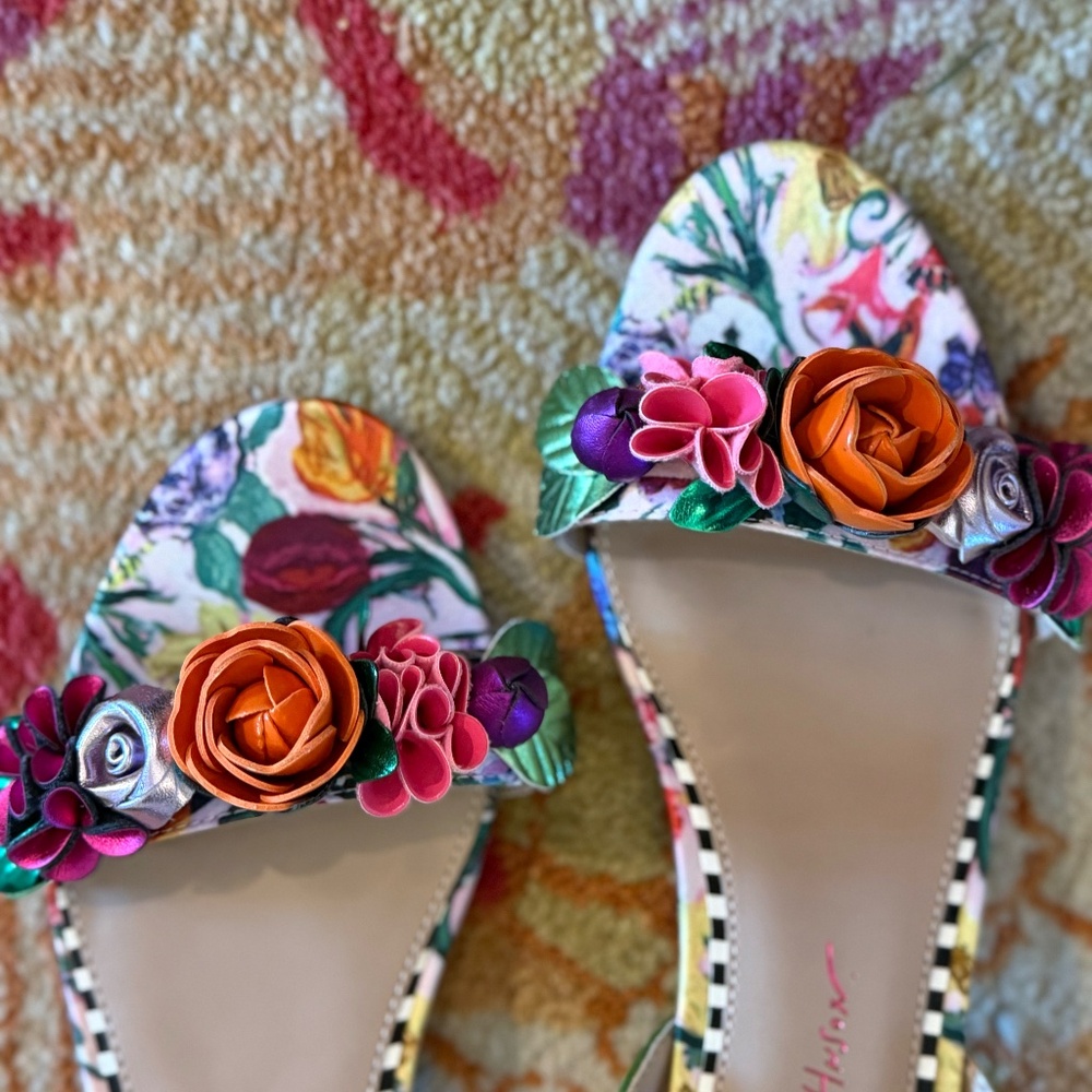Betsey Johnson sz 5 big girls  Darcy floral ankle strap sandals flowers new - Picture 4 of 5
